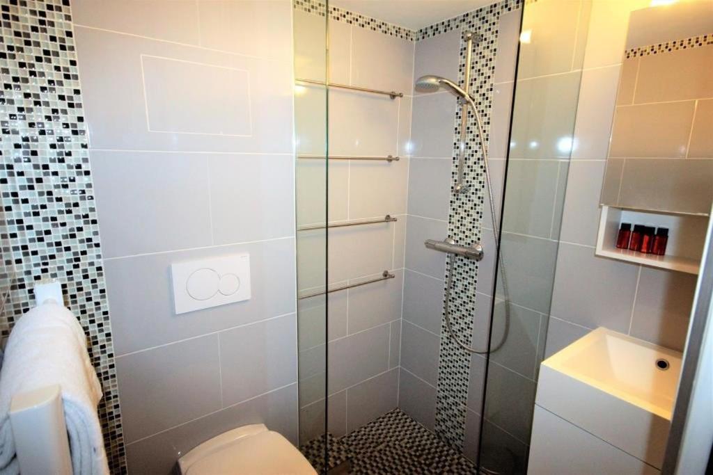 Beautiful And Cozy Apartment In The Heart Of Cannes Zewnętrze zdjęcie